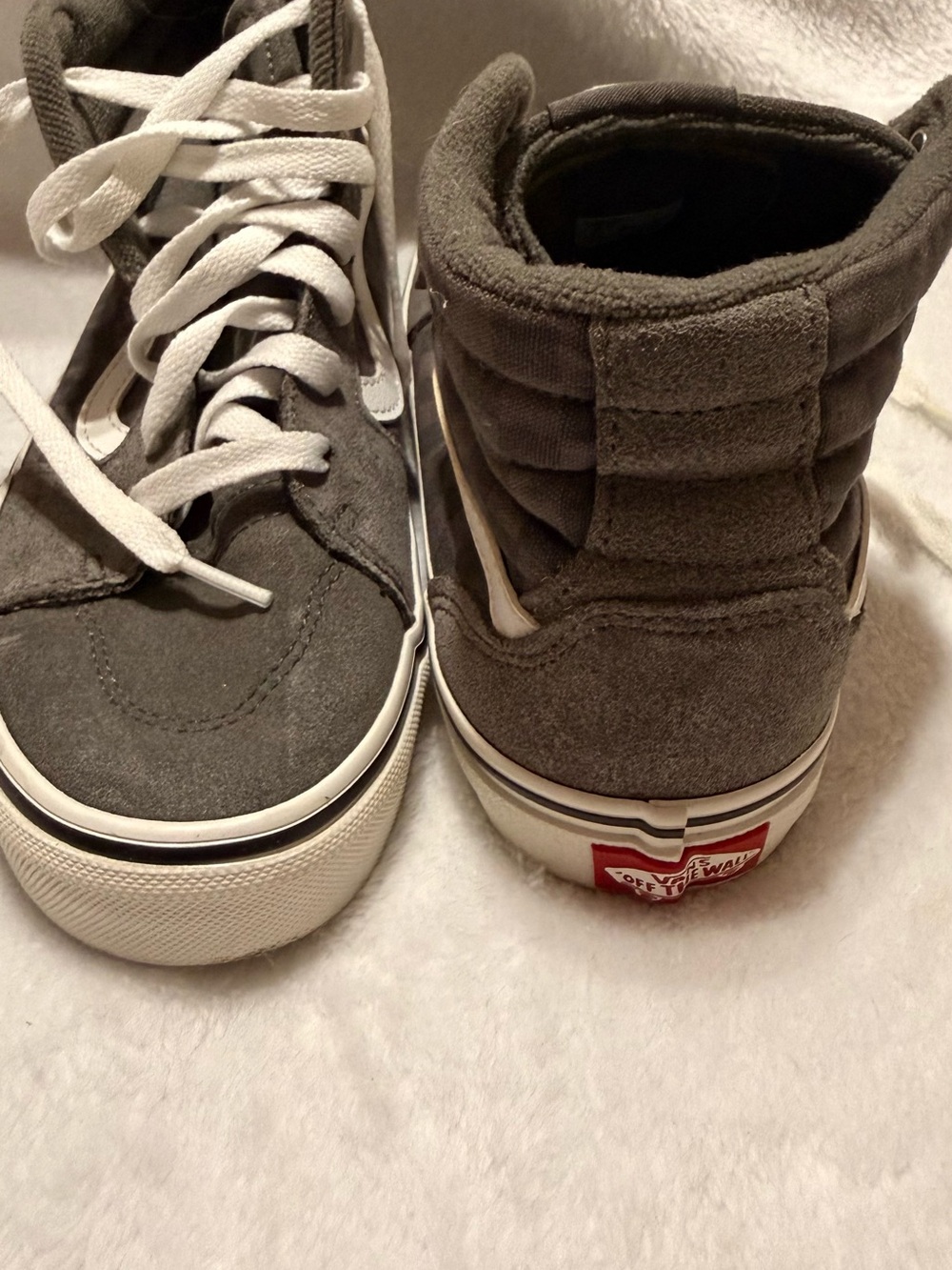 Vans Kids High-Top Suede Sneakers in Gray and White